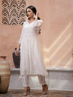 Off white Solid V-Neck Kurta Set for Women - SanskrutiHomes