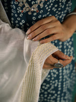 Green & White Kurta Set - SanskrutiHomes
