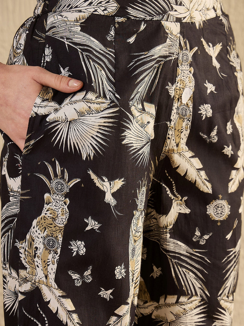 Women Animal Printed Black Night Suit Set - SanskrutiHomes 