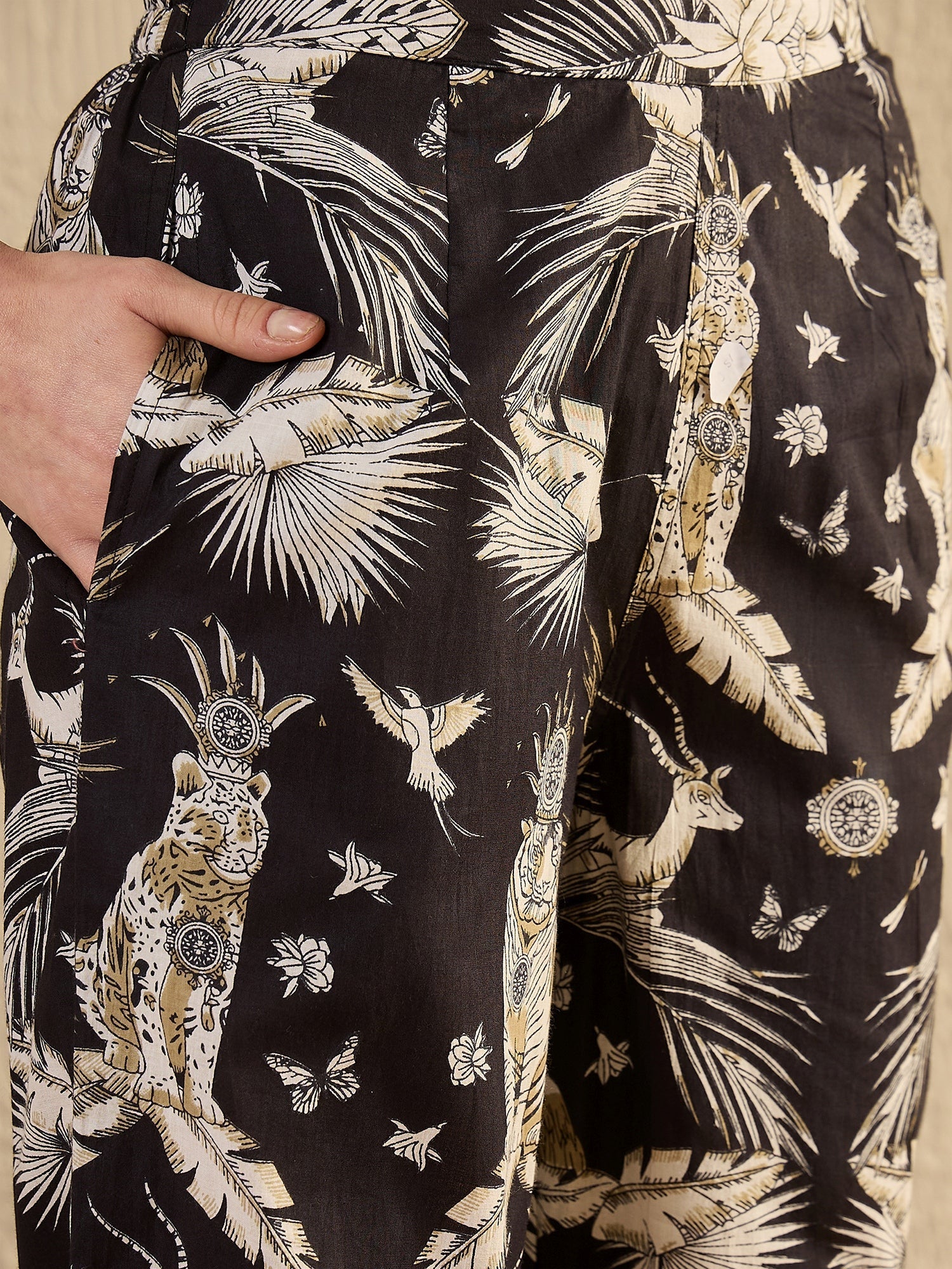 Women Animal Printed Black Night Suit Set - SanskrutiHomes 