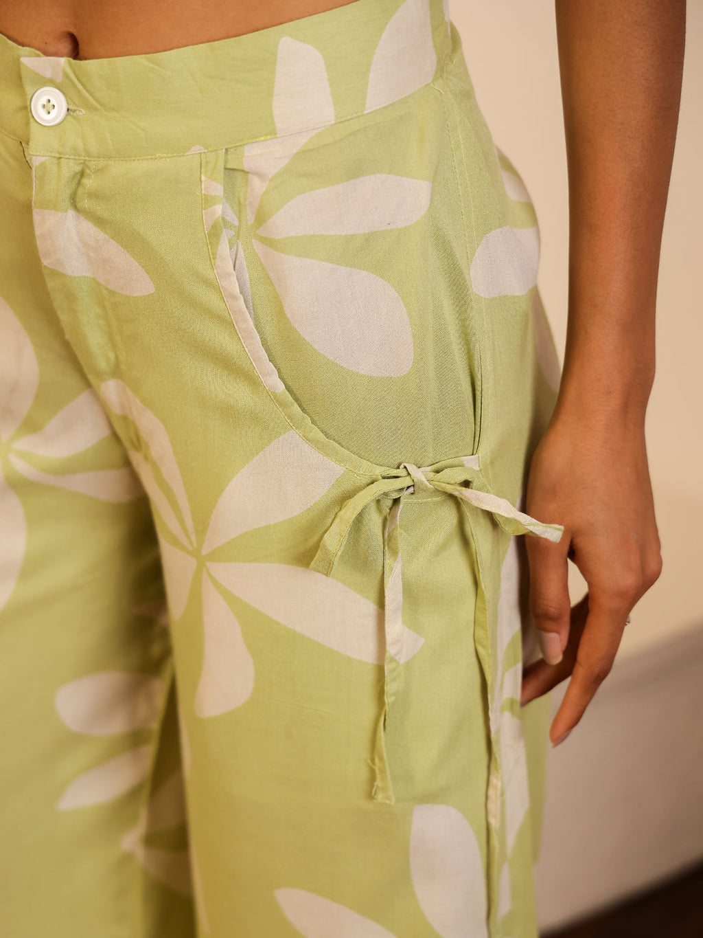 Green Floral Printed Lounge Pant for Women - SanskrutiHomes 