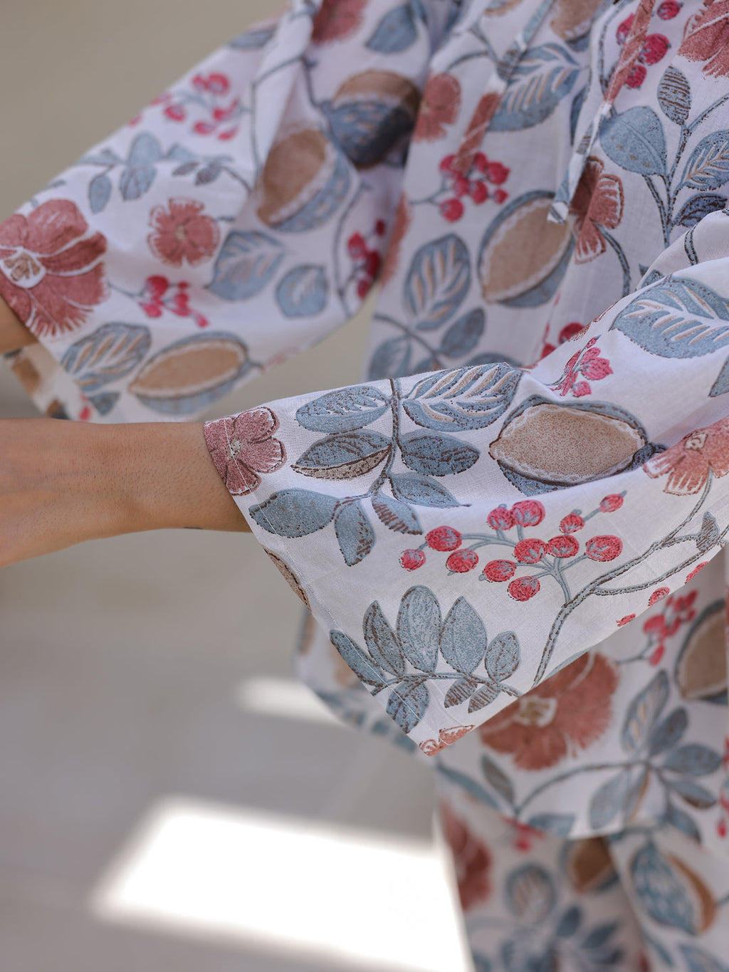 Women Flower Printed Full Sleeves Night Suit - SanskrutiHomes 