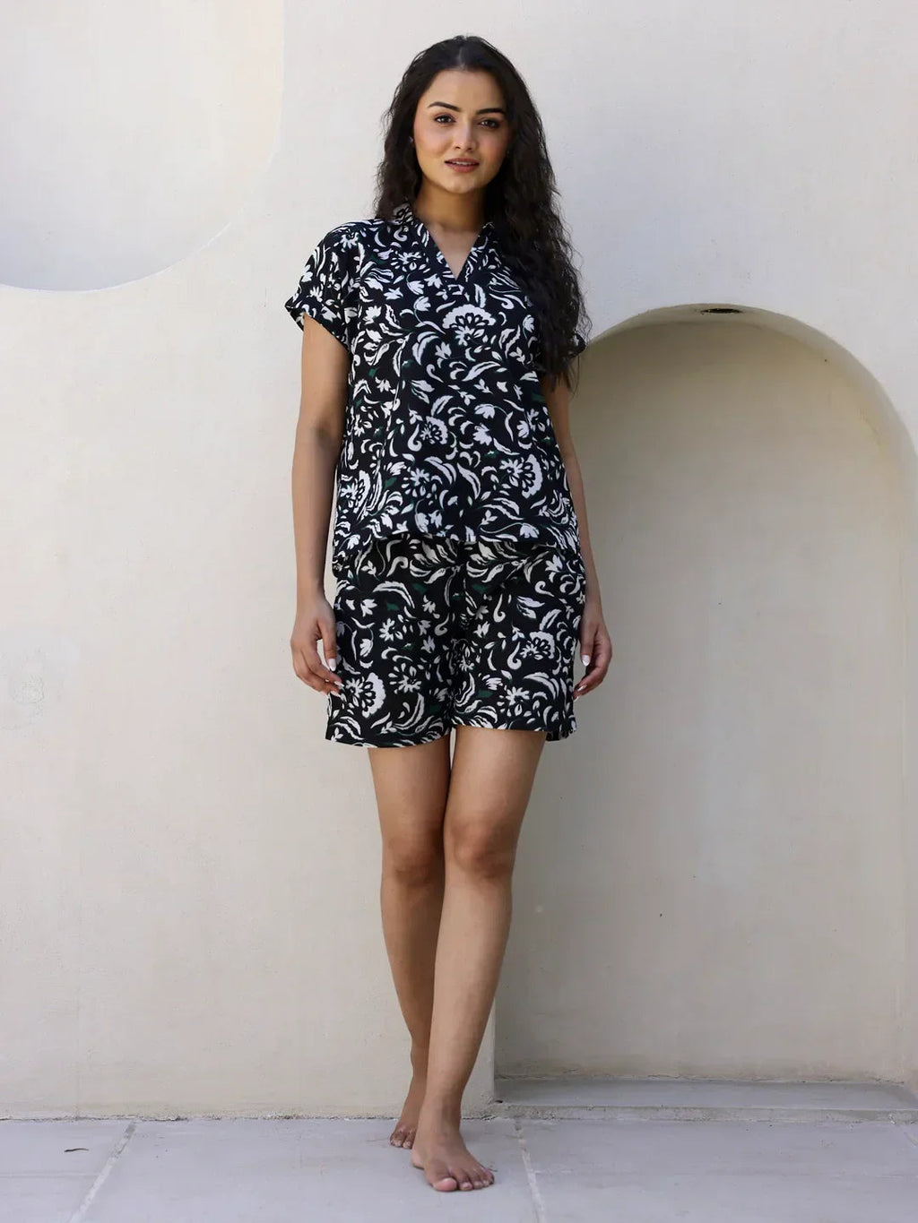 Black & White Cotton Shorts Night Wear Set - SanskrutiHomes 