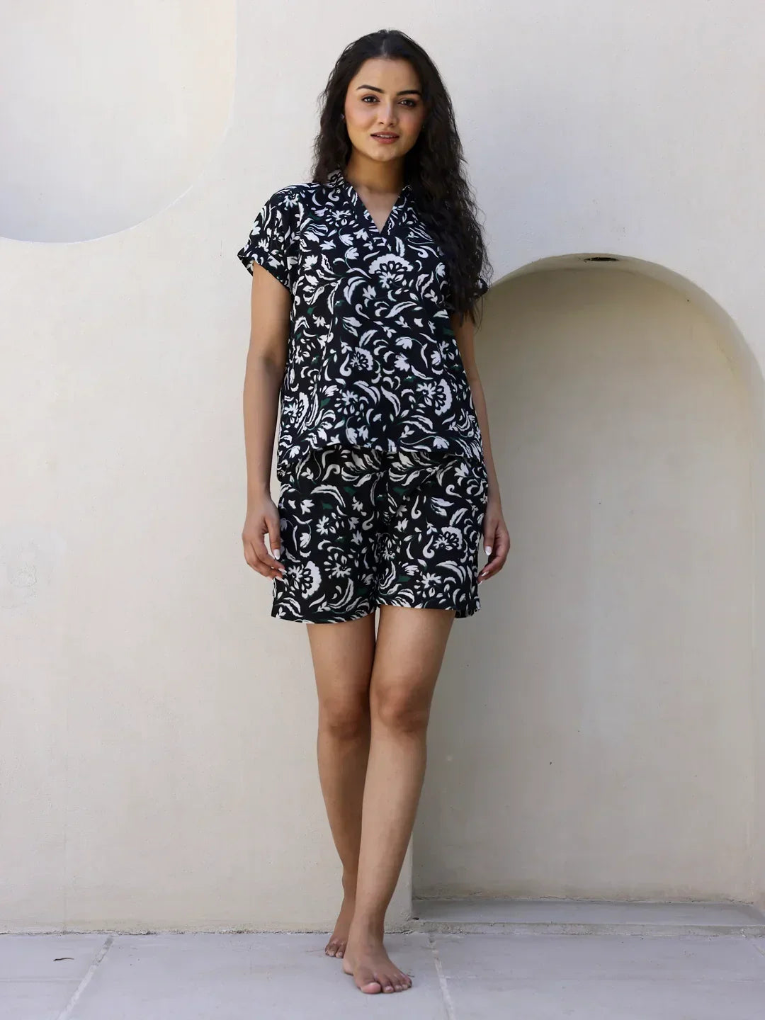 Black & White Cotton Shorts Night Wear Set - SanskrutiHomes 