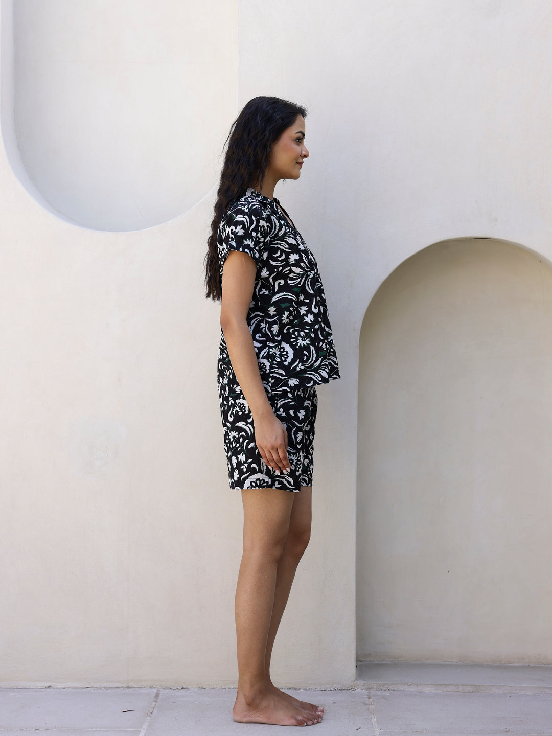 Black & White Cotton Shorts Night Wear Set - SanskrutiHomes 