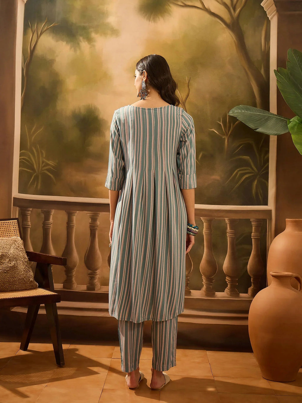 Green Viscose Rayon Round Neck Kurta Set For Women - SanskrutiHomes 