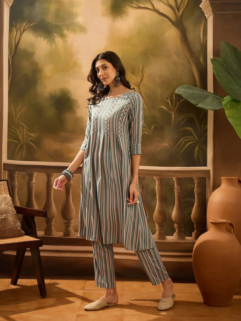 Green Viscose Rayon Round Neck Kurta Set For Women - SanskrutiHomes 