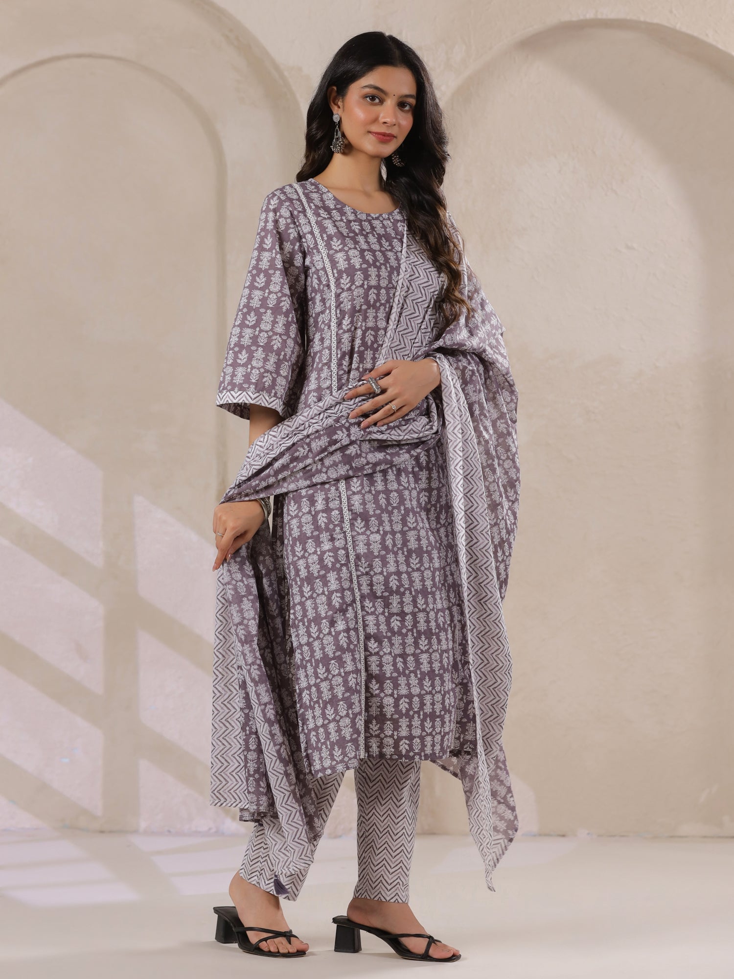 Grey Flower Printed Round Neck Cotton Kurta Set With Dupatta - SanskrutiHomes 