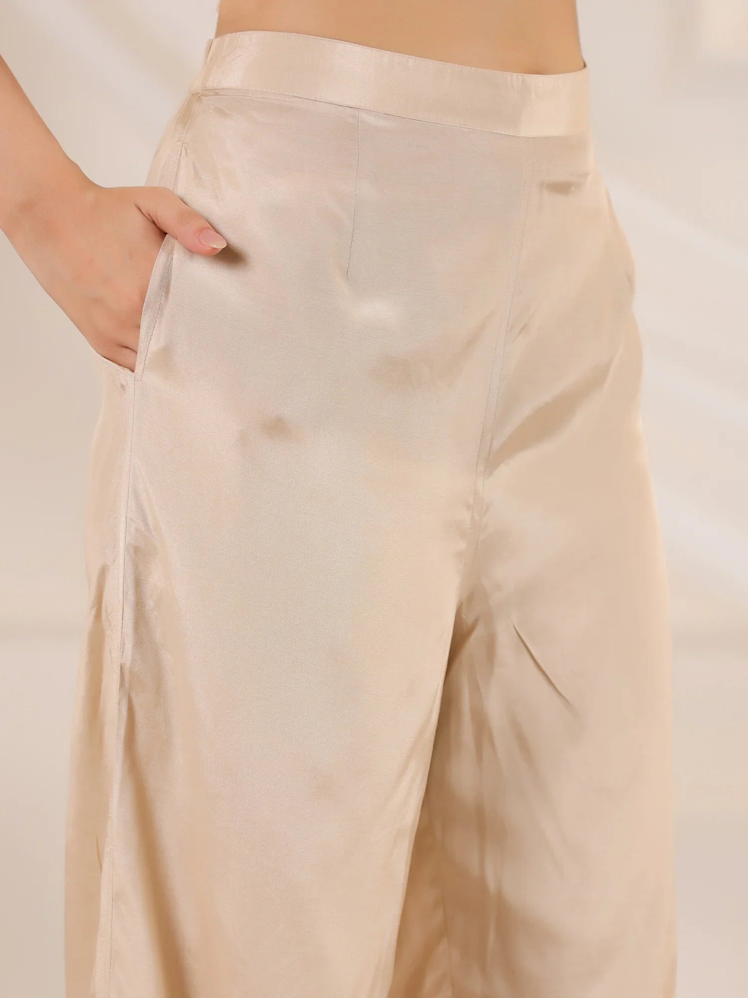 Cream V-Neck Floral Printed Tissue Kurta Set With Dupatta - SanskrutiHomes 