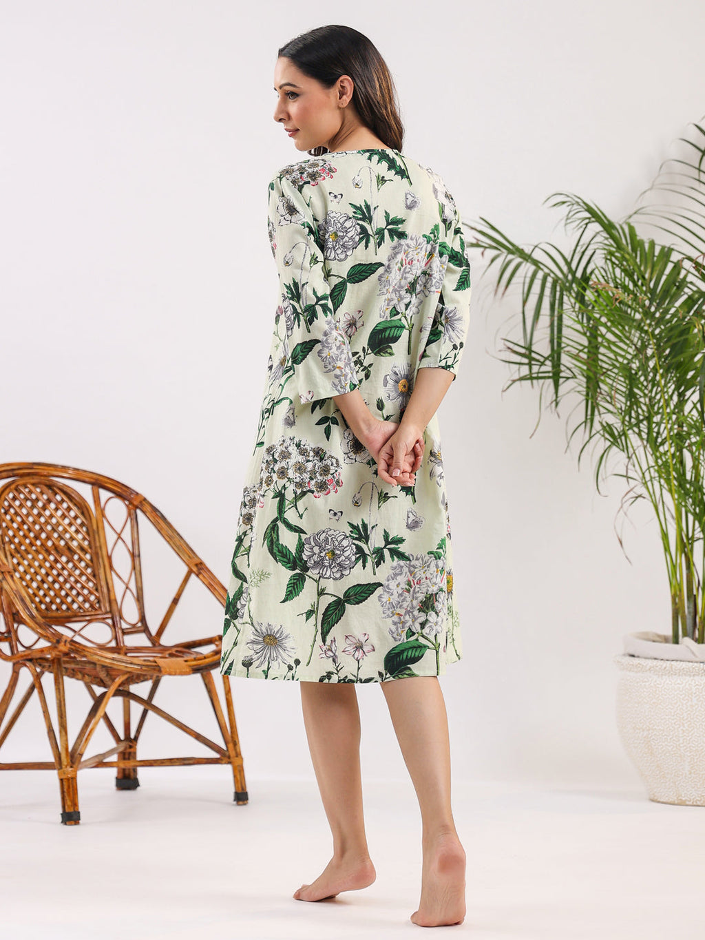 Sea Green Pure Cotton Floral Printed V-Neck Night Dress - SanskrutiHomes 