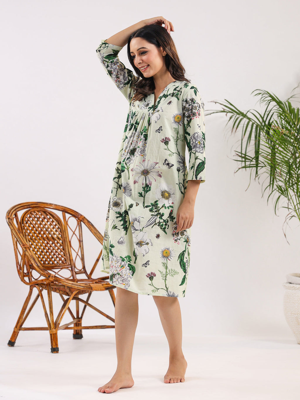 Sea Green Pure Cotton Floral Printed V-Neck Night Dress - SanskrutiHomes 