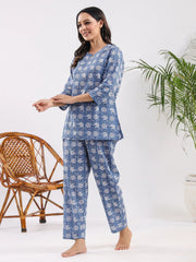 Blue tulip print Cotton Night Suit - SanskrutiHomes 