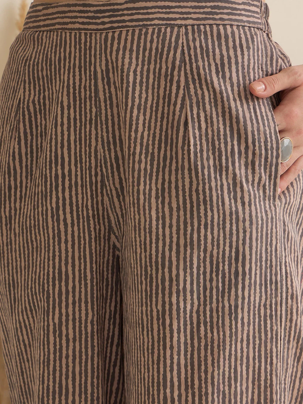 Brown Shirt Collar Pure Cotton Printed Night Suit for Women - SanskrutiHomes 