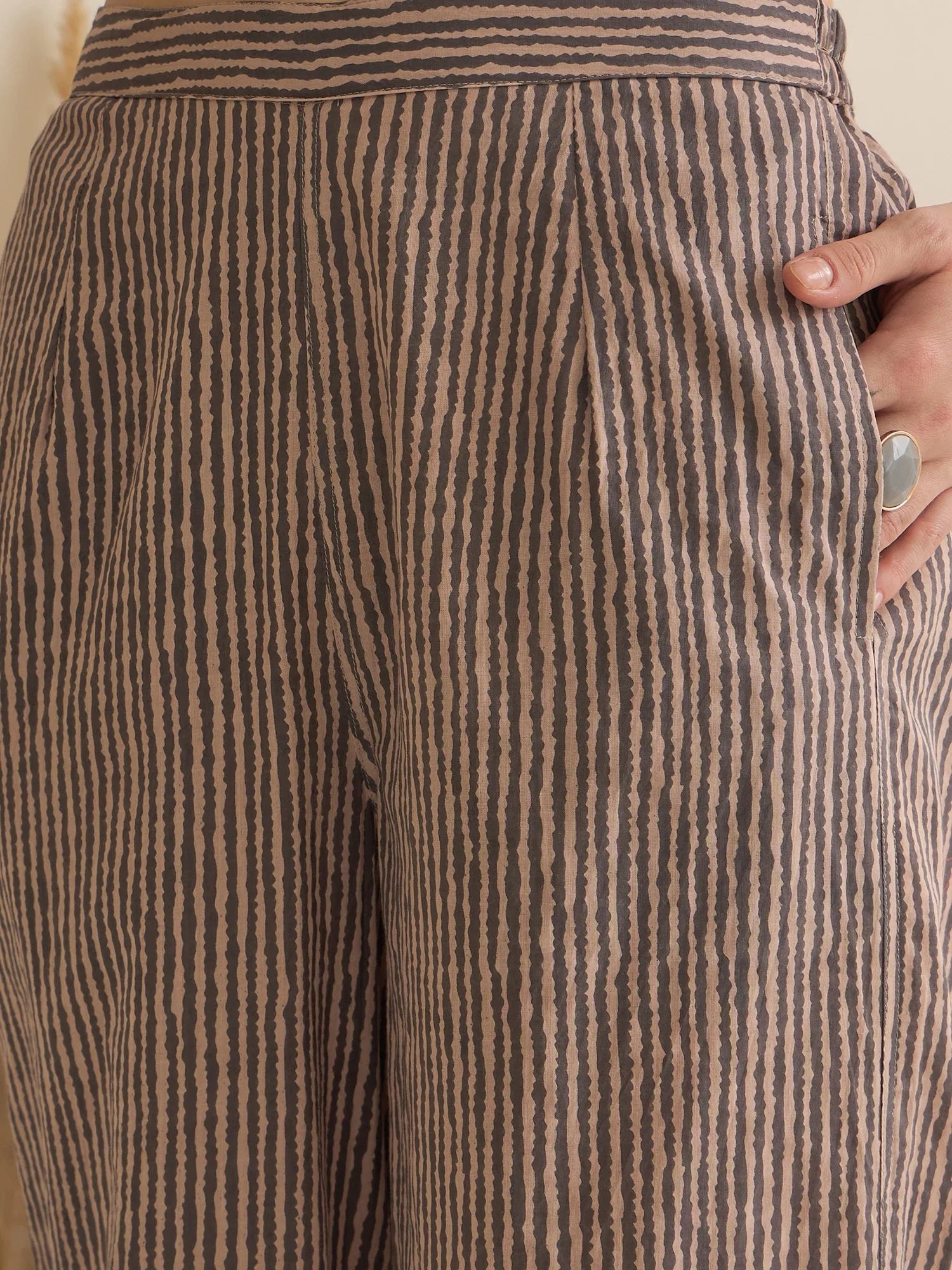 Brown Shirt Collar Pure Cotton Printed Night Suit for Women - SanskrutiHomes 