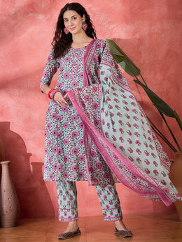 Green Pure Cotton Calf Length Round Neck Kurta Set For Women