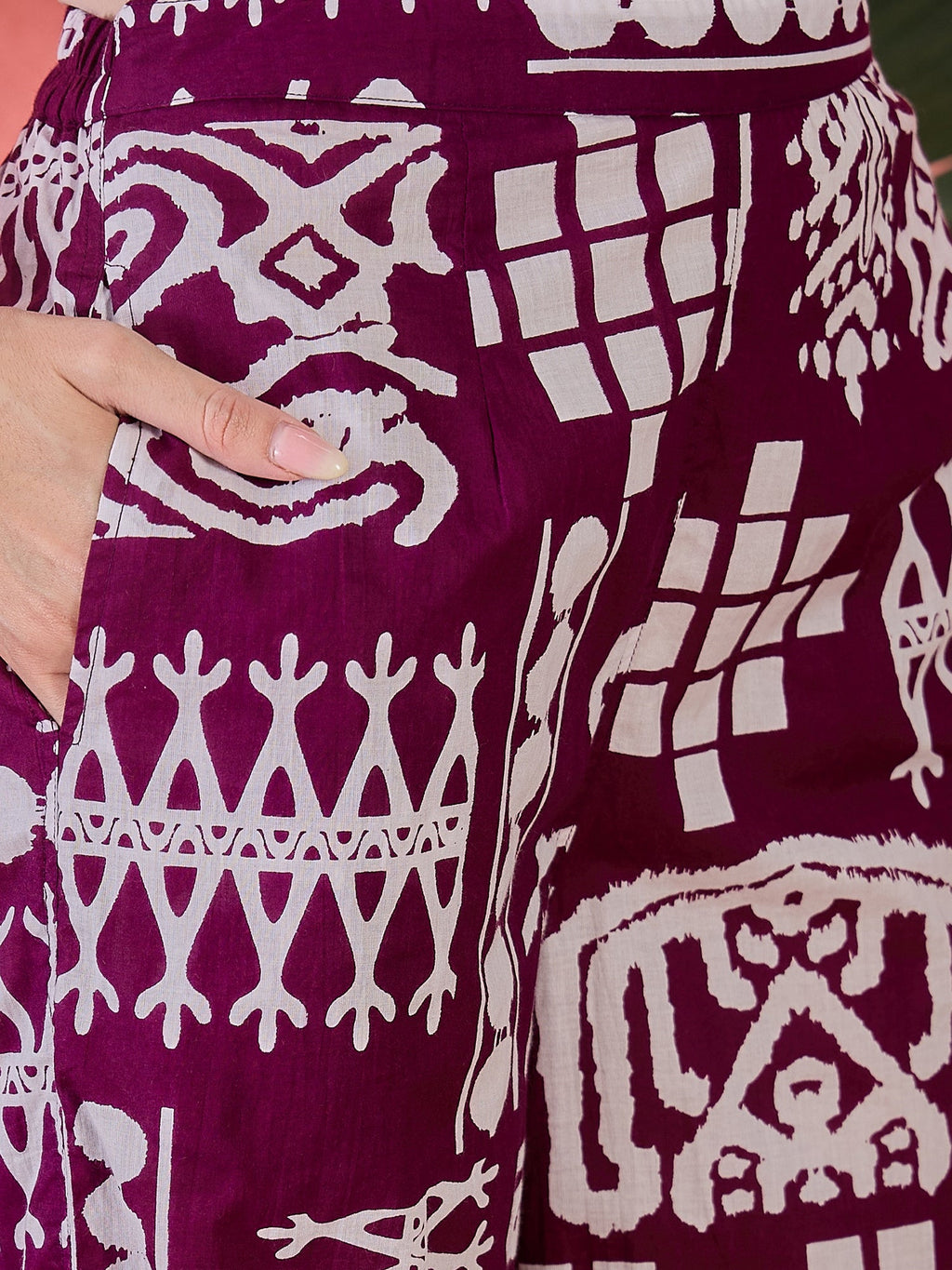 Purple Pure Cotton V-Neck Geometric Kurta Set For Women