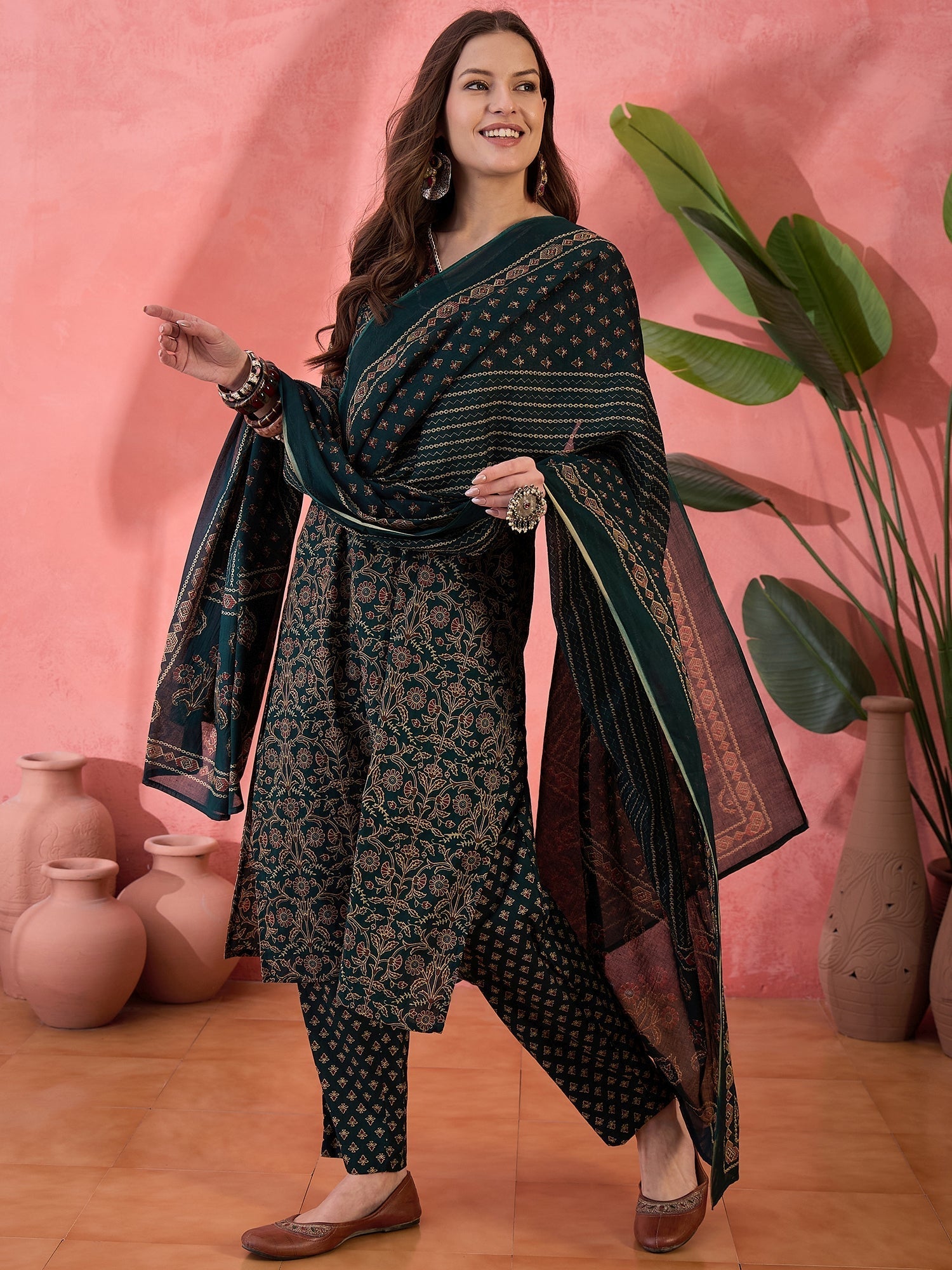Green Floral Printed Kurta Set for Women - SanskrutiHomes 