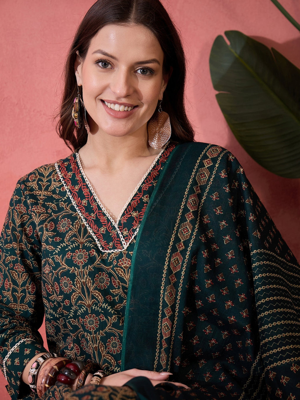 Green Floral Printed Kurta Set for Women - SanskrutiHomes 