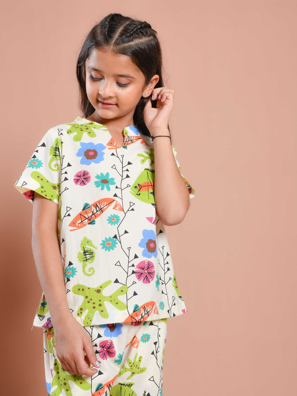 White Floral Printed Round Neck Night Suit Set - SanskrutiHomes 