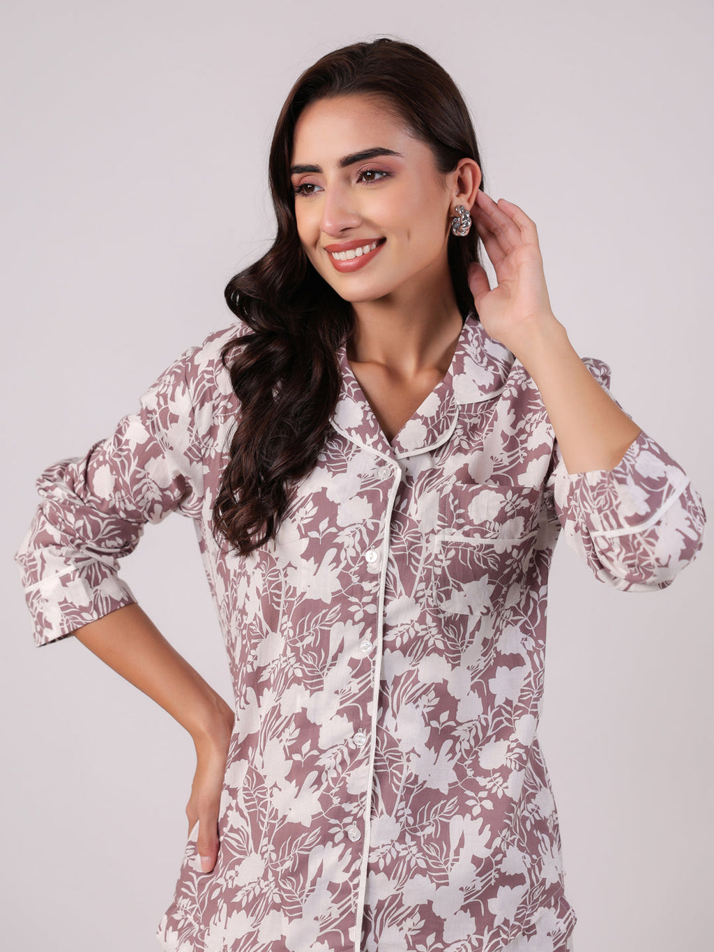 White Flower Printed Night Suit Set - SanskrutiHomes 