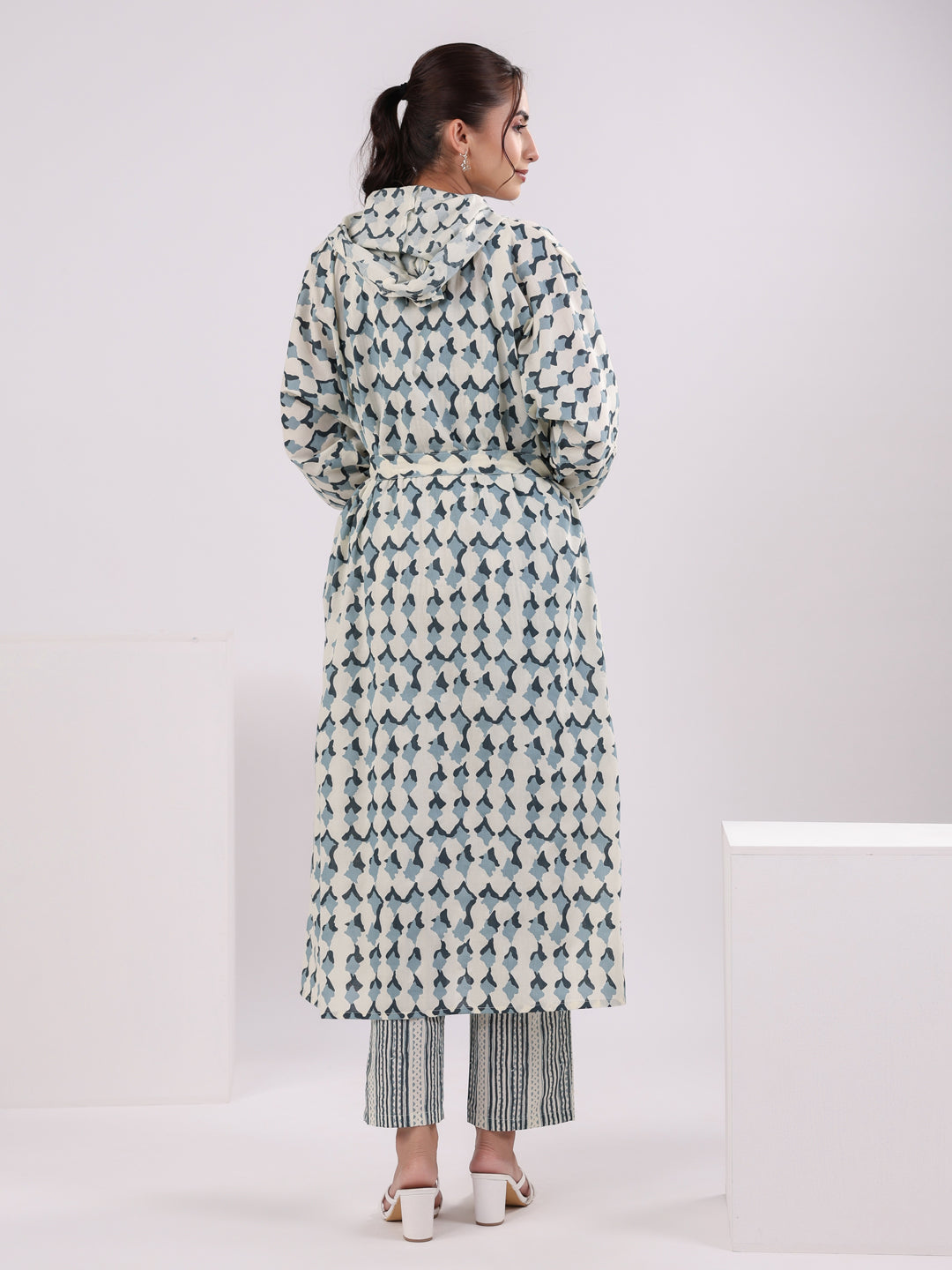 Blue & White 3 Piece Robe Loungewear Set - SanskrutiHomes 