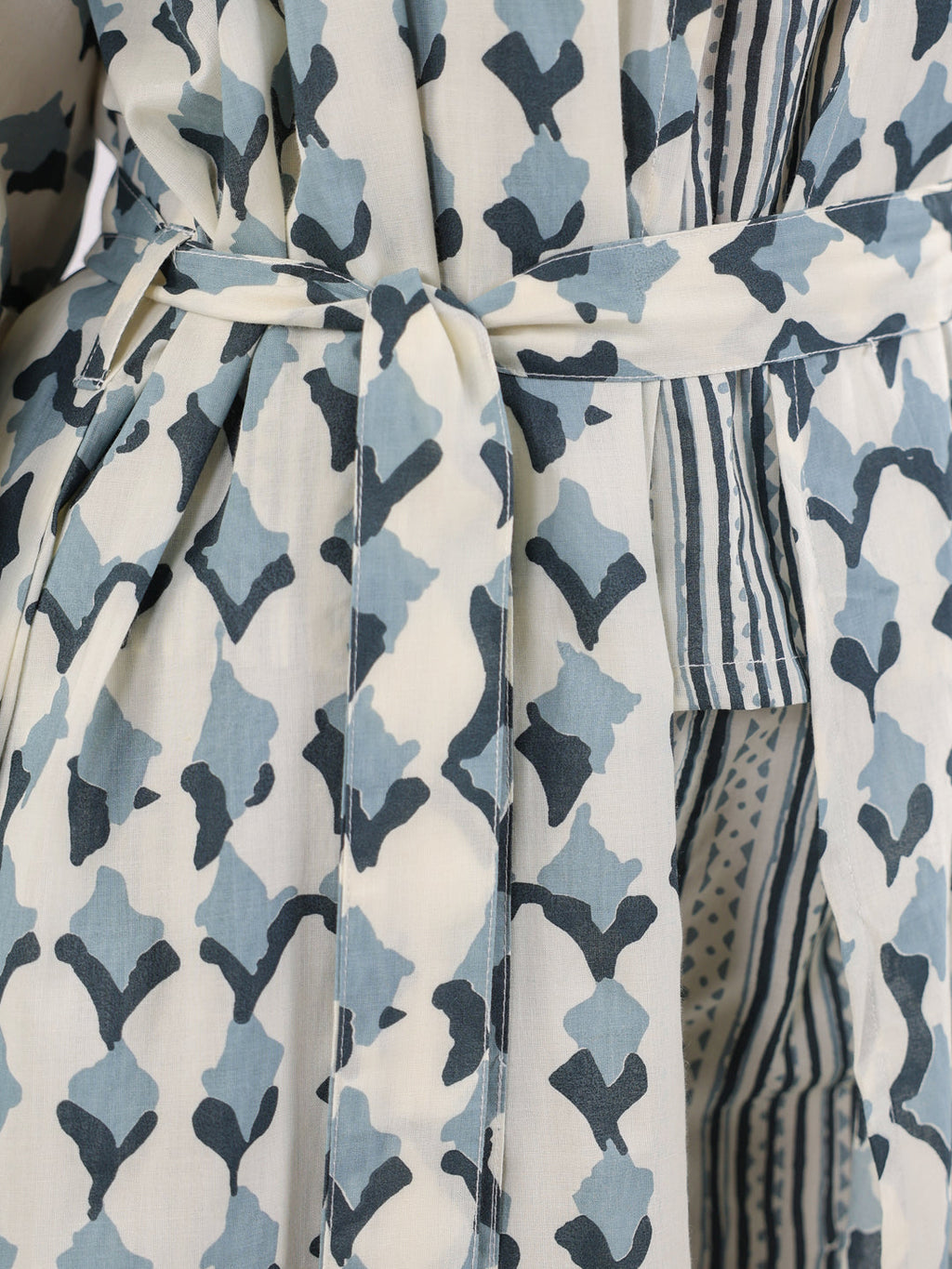 Blue & White 3 Piece Robe Loungewear Set - SanskrutiHomes 