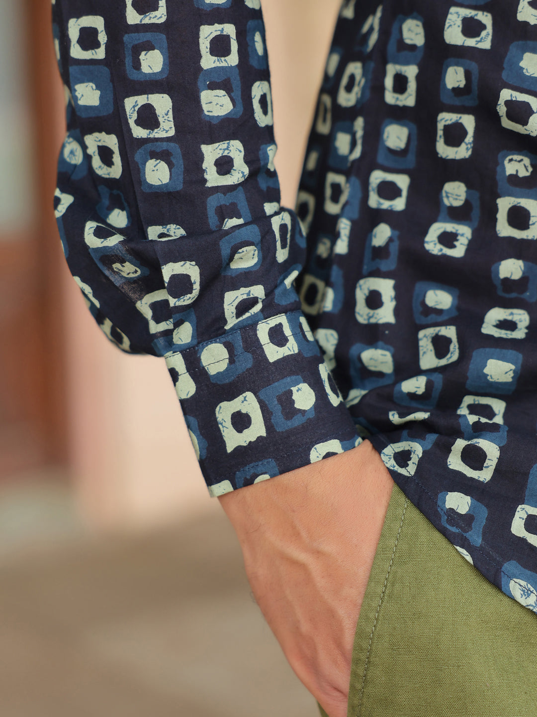 Men's Geometric Print Pure Cotton Navy Blue Casual Shirt - SanskrutiHomes 