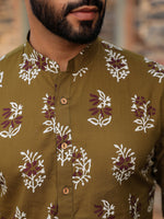 Men's Ethnic Motifs Pure Cotton Olive Printed Kurta - SanskrutiHomes 