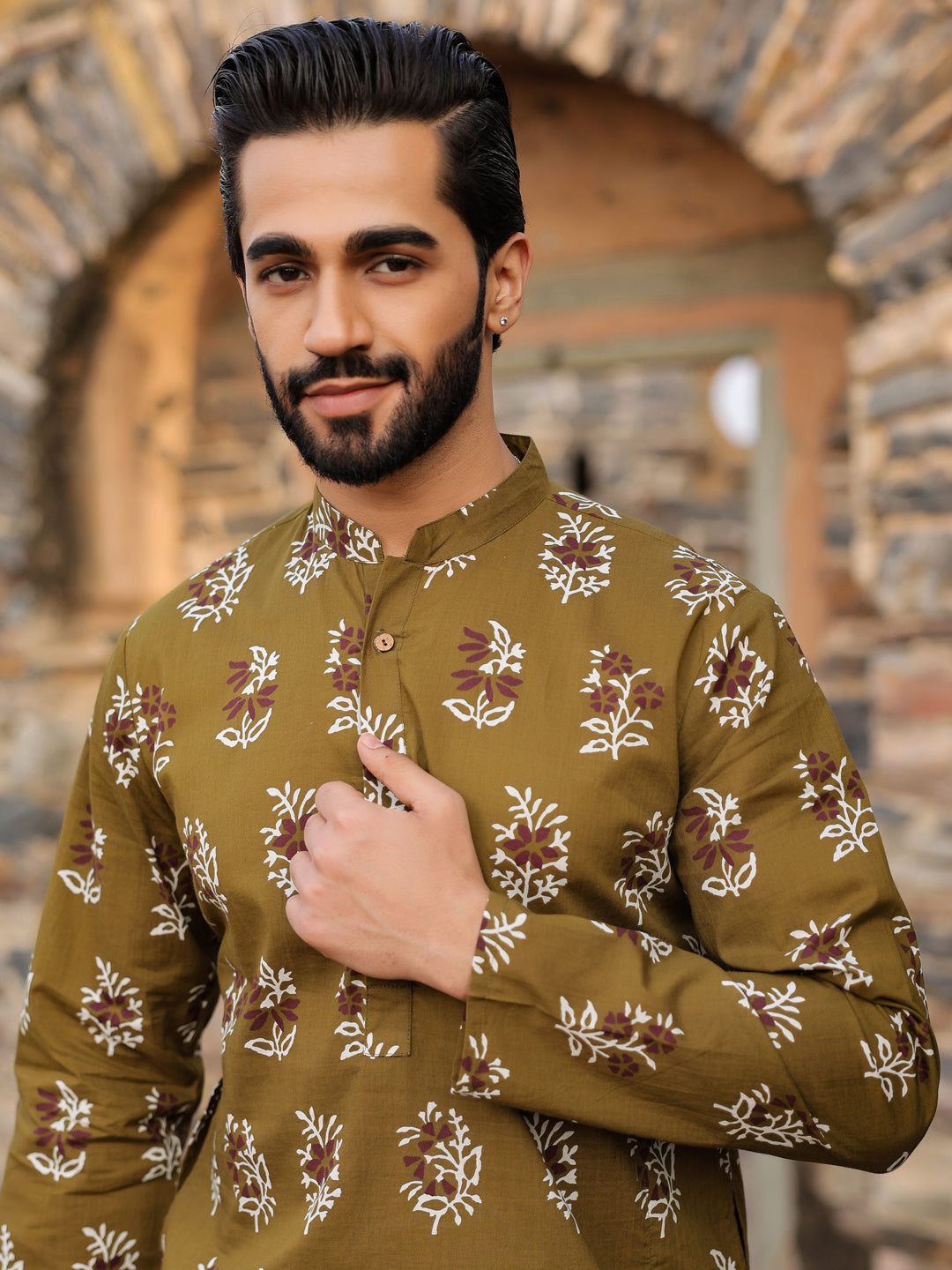 Men's Ethnic Motifs Pure Cotton Olive Printed Kurta - SanskrutiHomes 