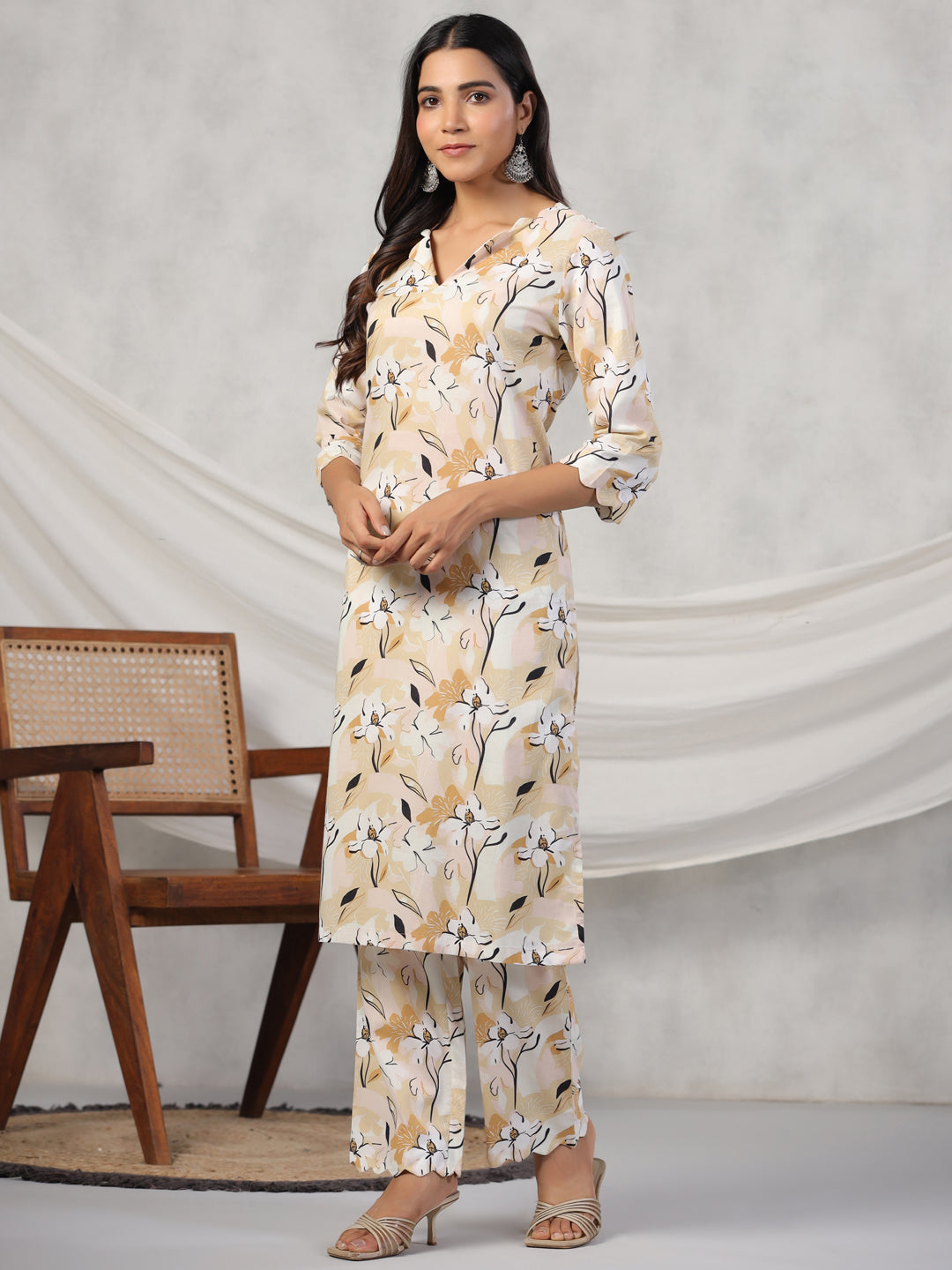 Women Pure Cotton Kurta With Pajama