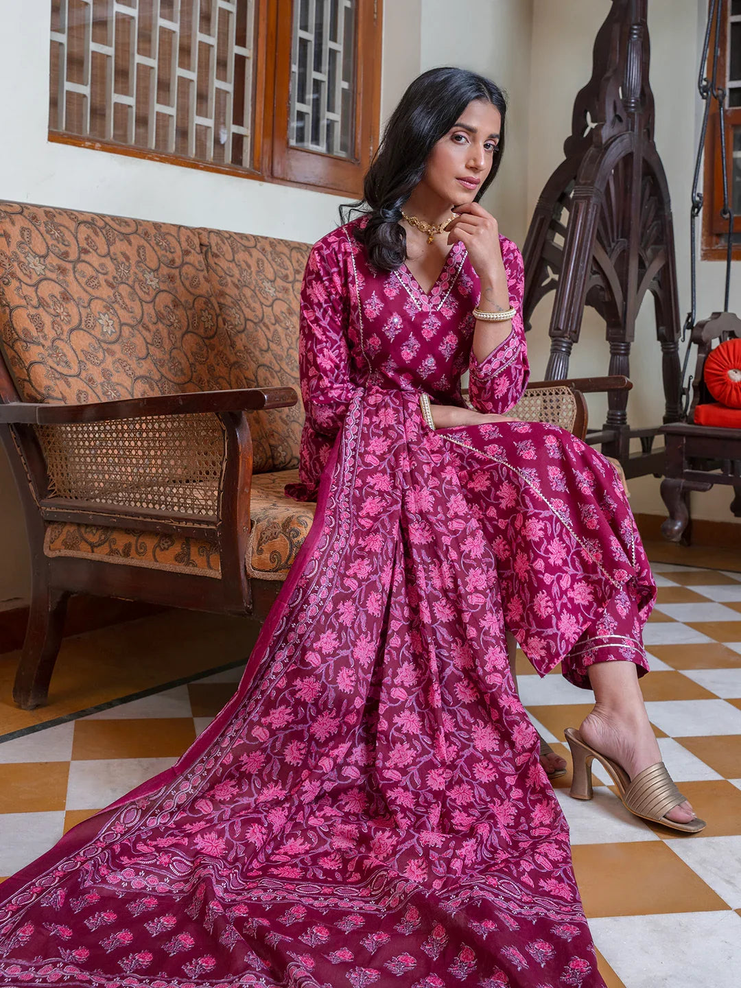 Pink floral Print V-Neck Pure Cotton Kurta Set for Women - SanskrutiHomes 