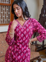 Pink floral Print V-Neck Pure Cotton Kurta Set for Women - SanskrutiHomes 