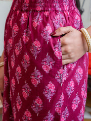 Pink Floral Gotta Patti Print V-Neck Cotton Kurta Set For Women