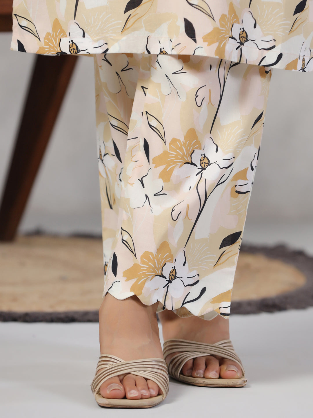 Women Pure Cotton Kurta With Pajama