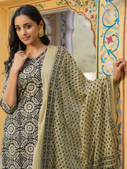 Women Pure Cotton 3pcs Kurta Set