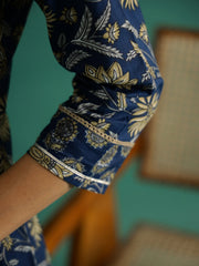 Blue Pure Cotton V-Neck Printed Kurta Set For Women