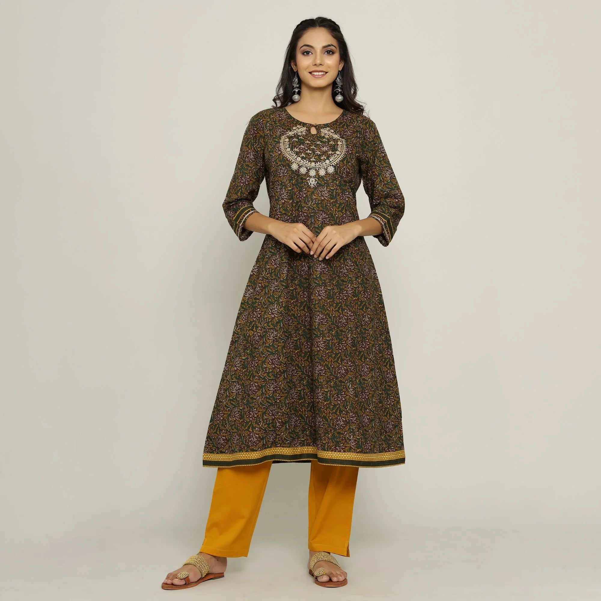 Rang Deep Women Green Cotton Kurti with plazzo - SanskrutiHomes 