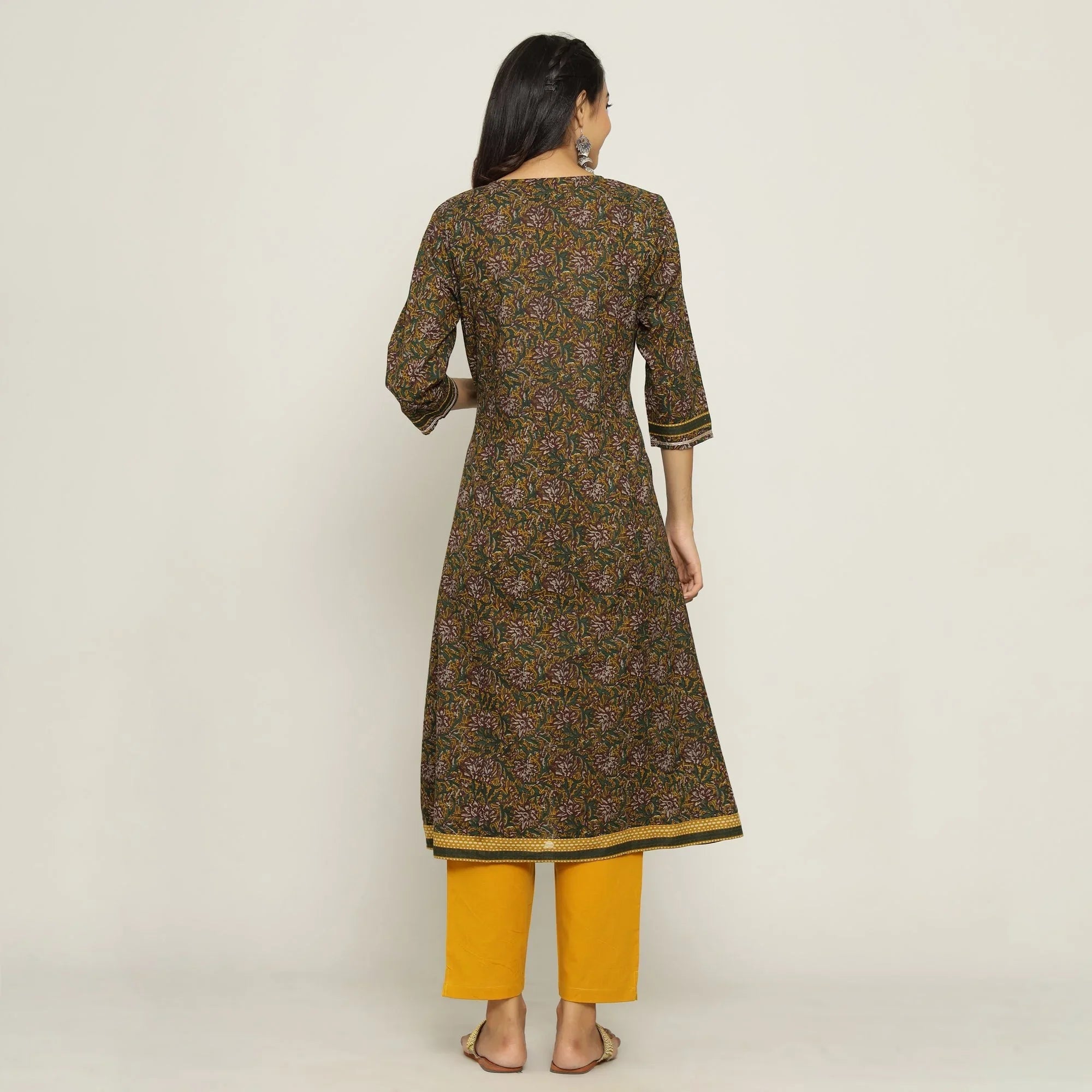 Rang Deep Women Green Cotton Kurti with plazzo - SanskrutiHomes 