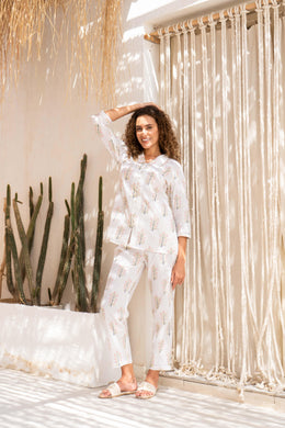 White Flower Printed Cotton Co-ords Set - SanskrutiHomes 