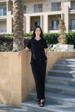Black Pure Cotton Solid V-Neck night suit for women - SanskrutiHomes 