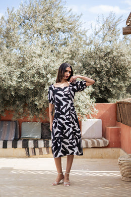 Black Cotton Sweetheart Neck Abstract Printed Dress