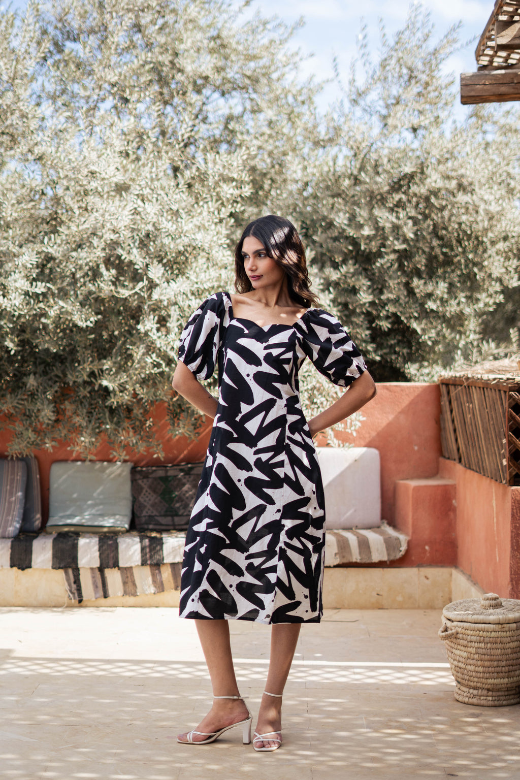 Black Cotton Sweetheart Neck Abstract Printed Dress