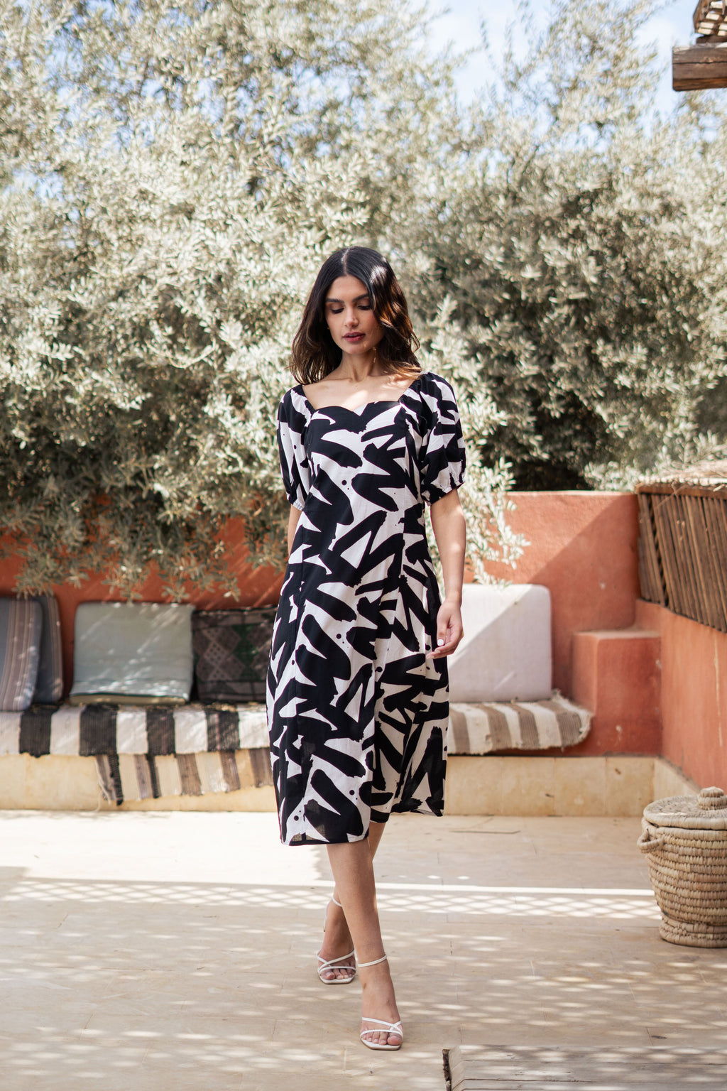 Black Cotton Sweetheart Neck Abstract Printed Dress