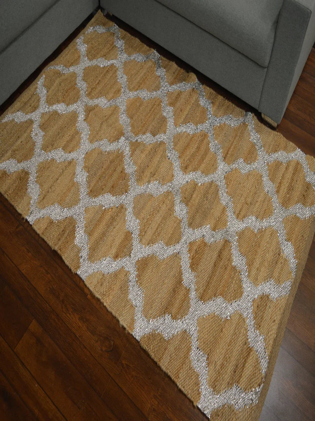 Hand-weaved Jute Rug with zari work - SanskrutiHomes 