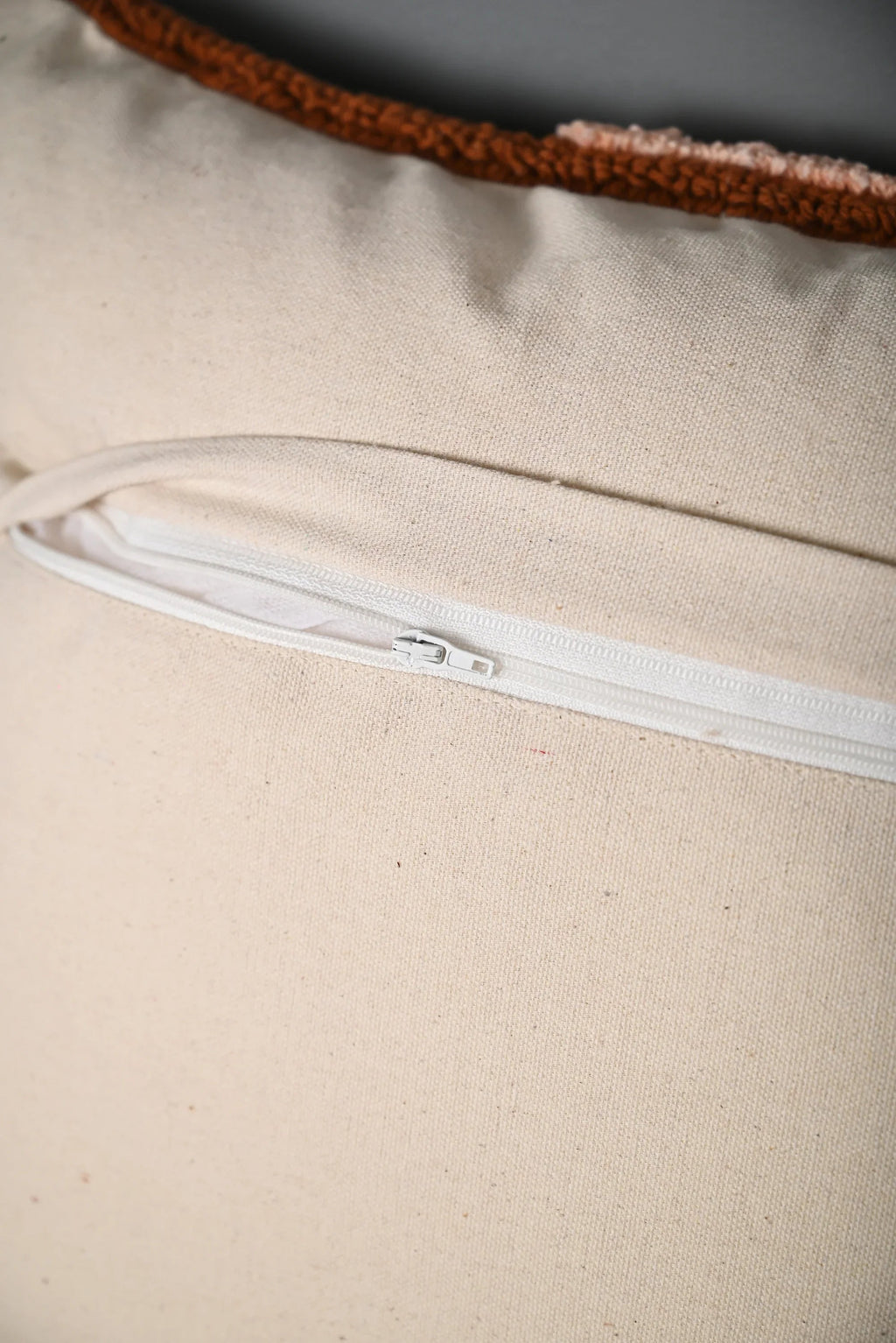 Tuffted Multicolor Cotton Cushion Cover - SanskrutiHomes 