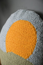Round Shape Multicolor Truffted Cushion Cover
