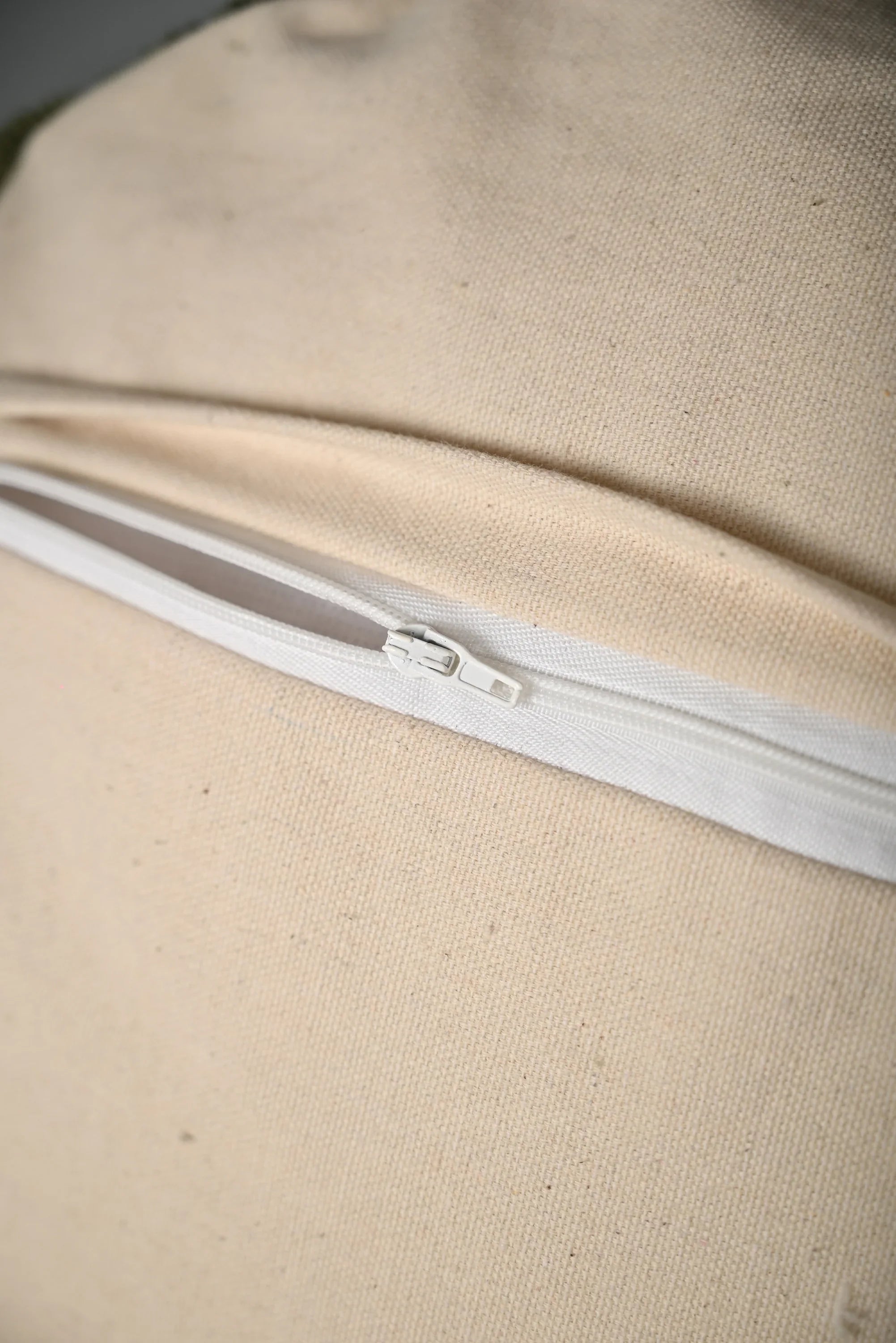 Green Round Shape Truffted Cotton Cushion Cover - SanskrutiHomes 