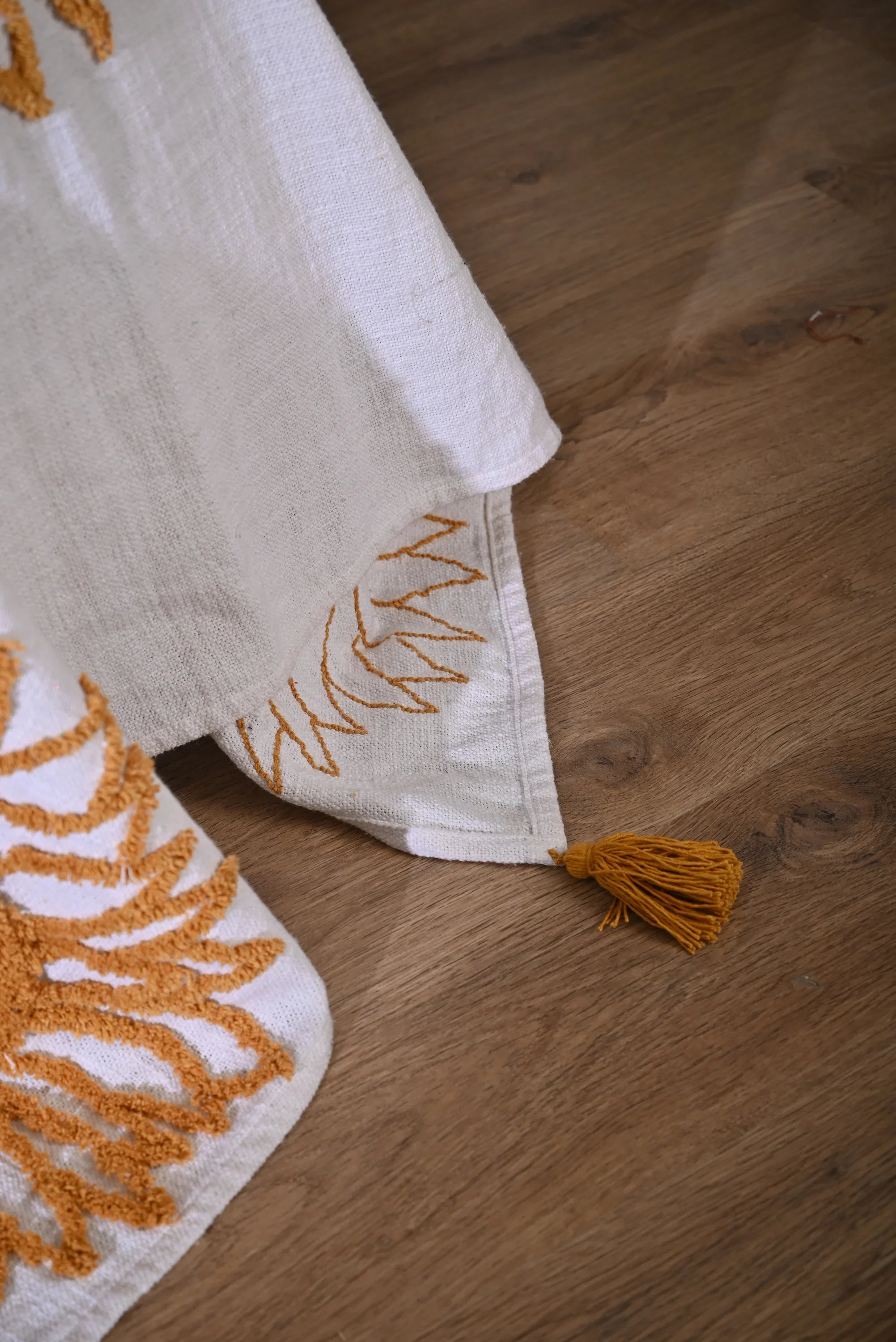 Yellow Sunflower Embroidery Throw - SanskrutiHomes 