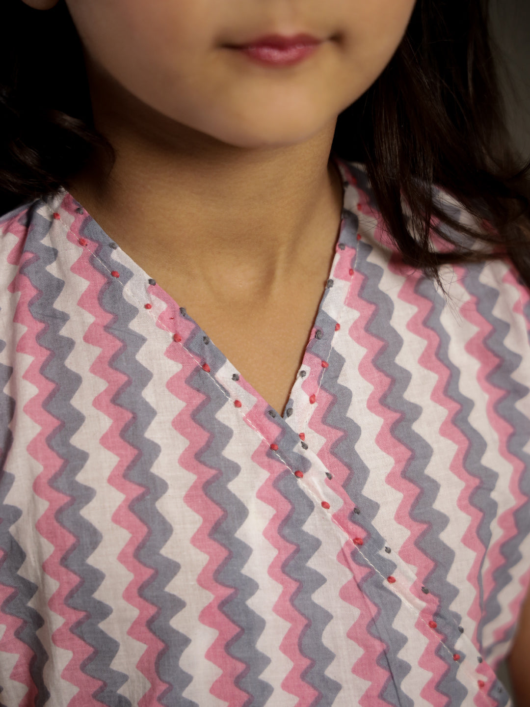 White Geometric Print V-Neck Co-ords Set - SanskrutiHomes 