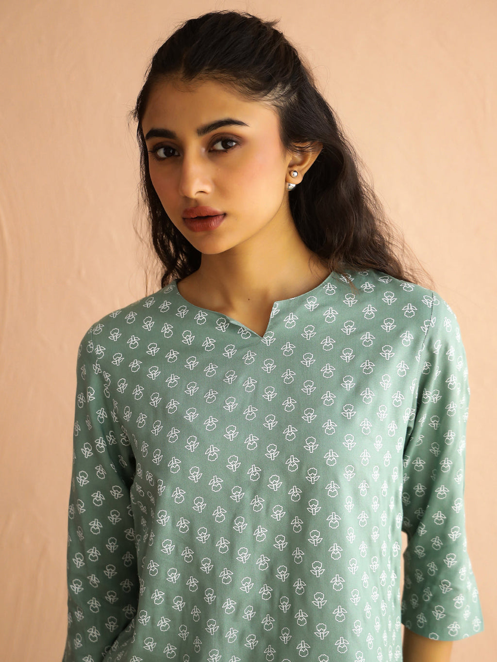 Sea Green Round Neck Viscose Rayon Ethnic Motifs Printed Night Suit For Women